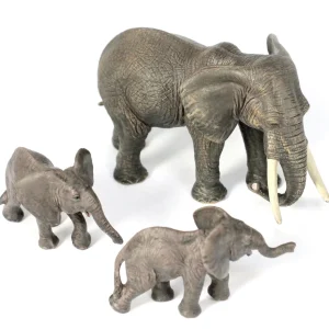 32pc Small World Safari Animals - Perfect for Early Learning and Creative Play