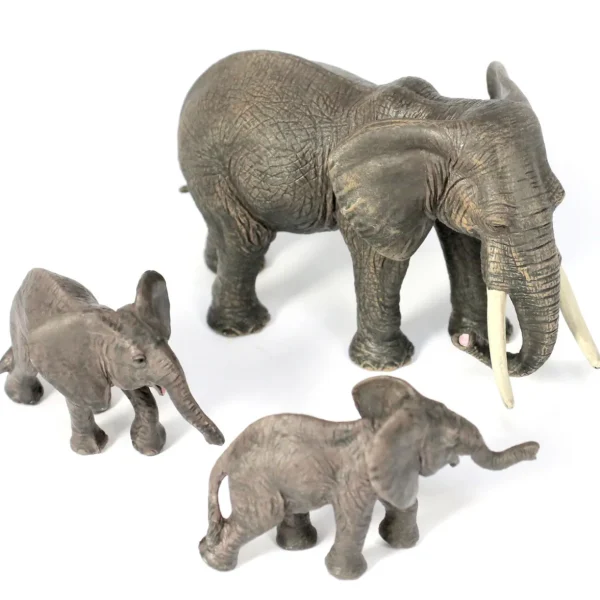 32pc Small World Safari Animals - Perfect for Early Learning and Creative Play