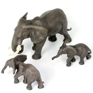 32pc Small World Safari Animals - Perfect for Early Learning and Creative Play