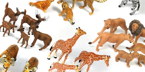 32pc Small World Safari Animals - Perfect for Early Learning and Creative Play